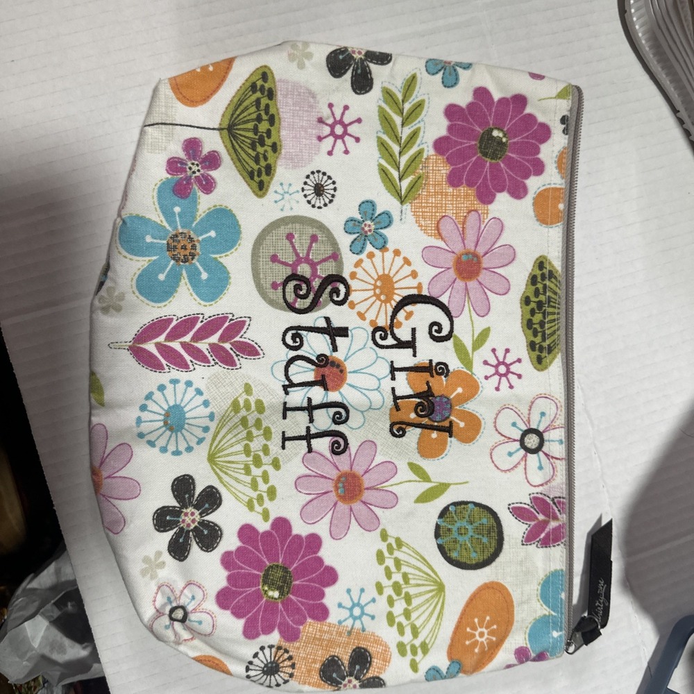 Thirty One Zipper Pouch NWOT